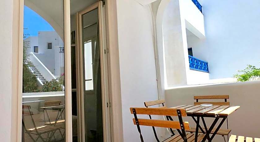 Anny Studios Perissa Beach