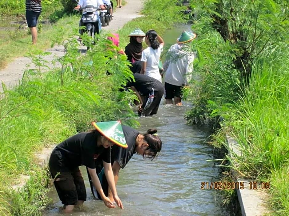 Sardi Homestay by ZUZU