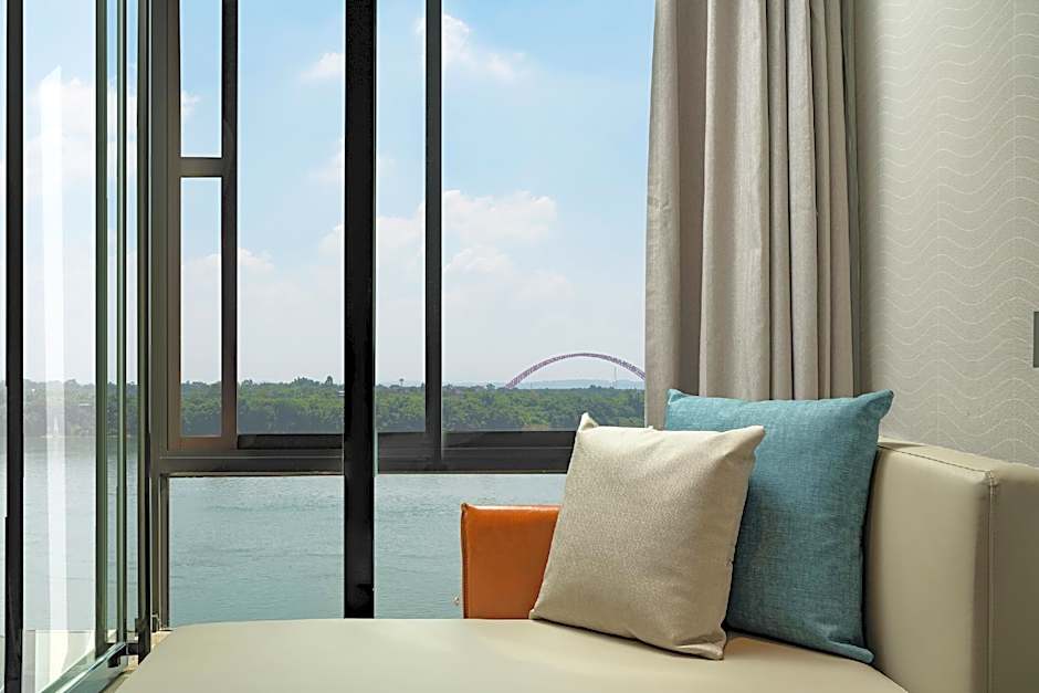 Echarm Hotel Guigang Pingnan Jiangbin Mingmen River View