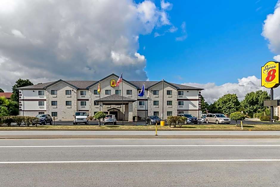 Super 8 by Wyndham Uniontown PA