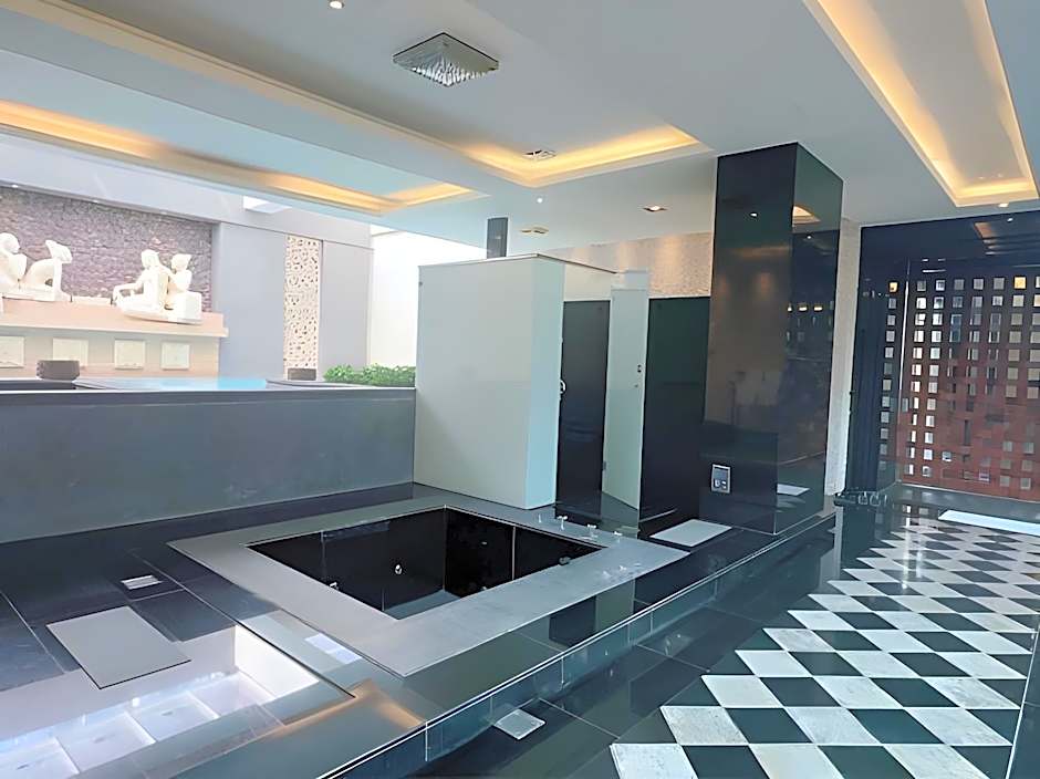 Orient Luxury Villa Motel