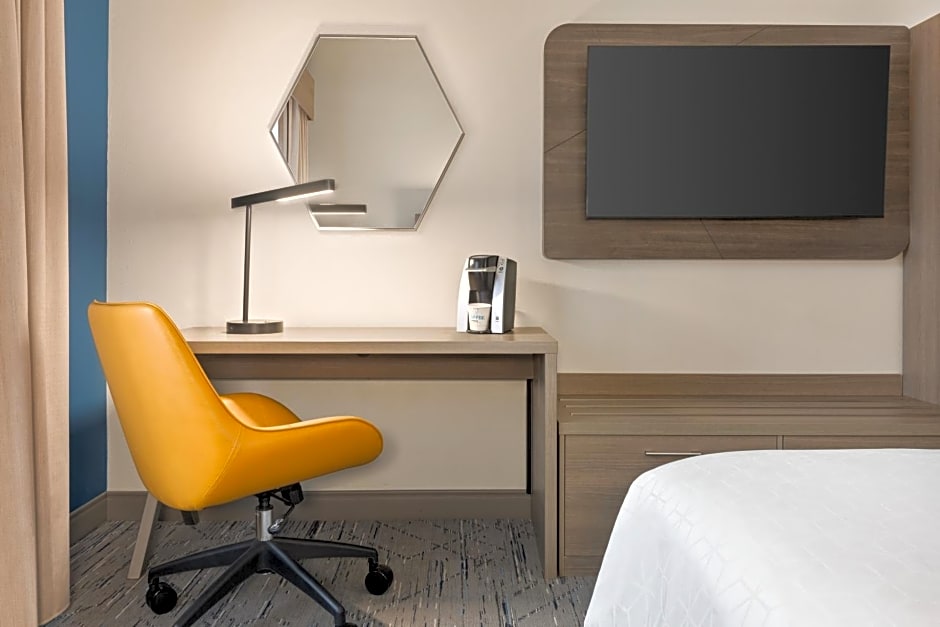 Holiday Inn Express & Suites Greenville-Downtown by IHG