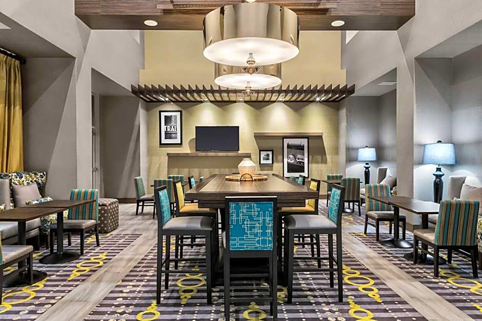 Hampton Inn By Hilton & Suites Los Angeles/Hollywood, CA