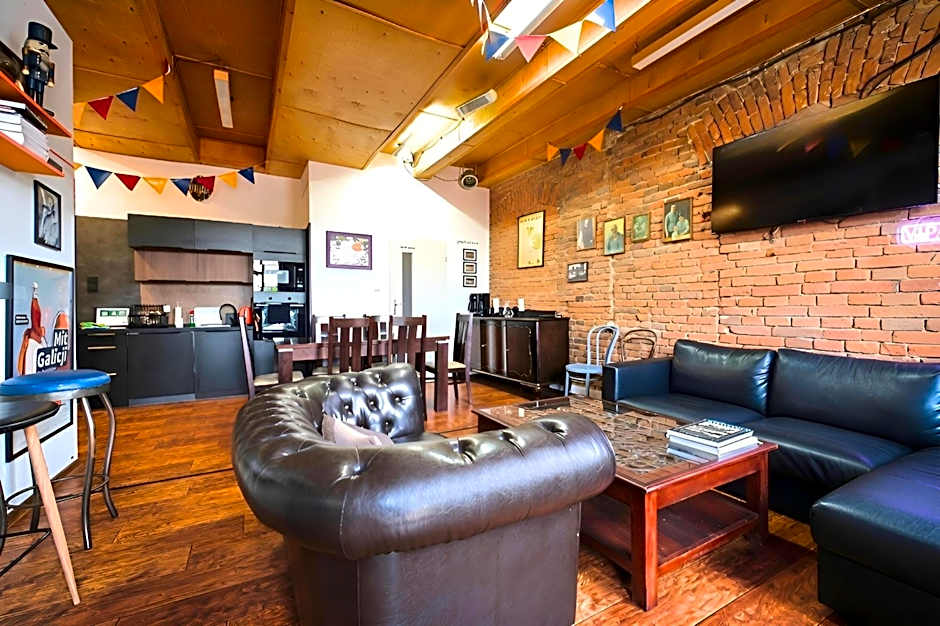 3 Bros' Hostel Cieszyn