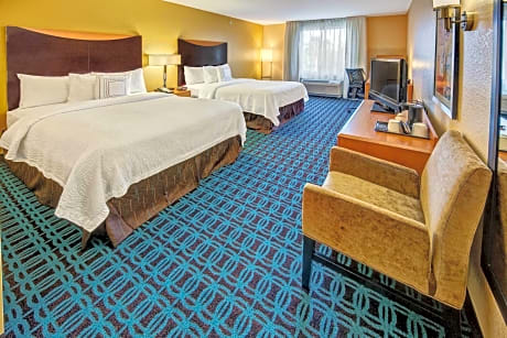 Studio, Multiple Beds (2 Queen Beds and 1 Double Sofa Bed)