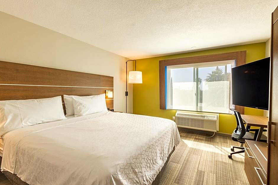 Holiday Inn Express Anaheim West By IHG