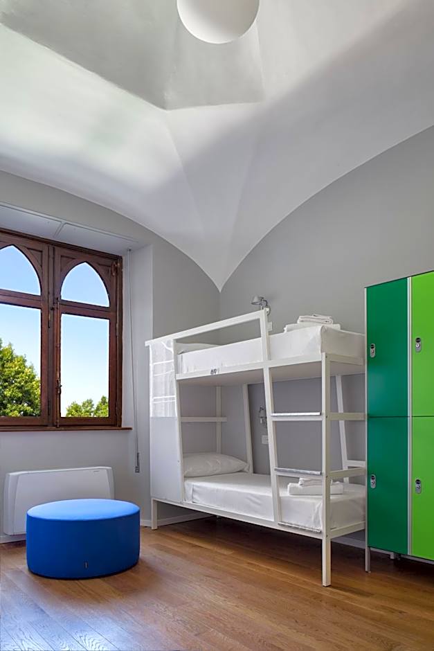 Babila Hostel & Bistrot