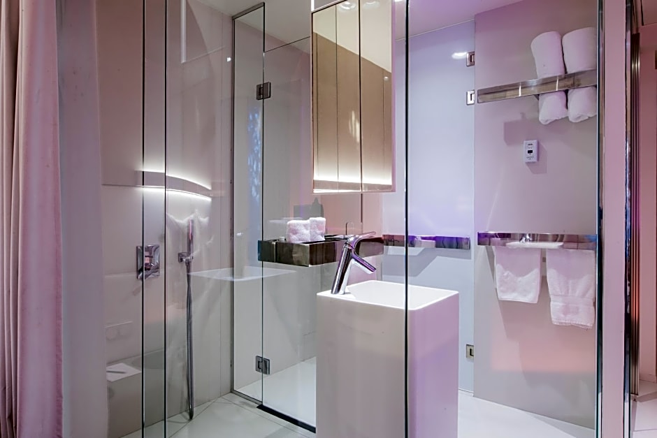 The Grove Design Hotel