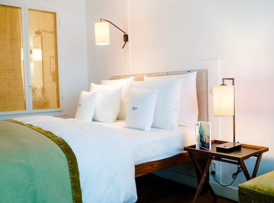 Louis Hotel