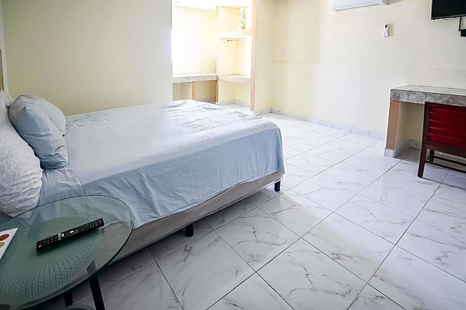 OYO Hotel Plaza Las Torres, Cabo San Lucas