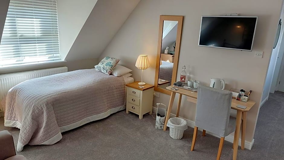 Westwood Lodge B & B Boston