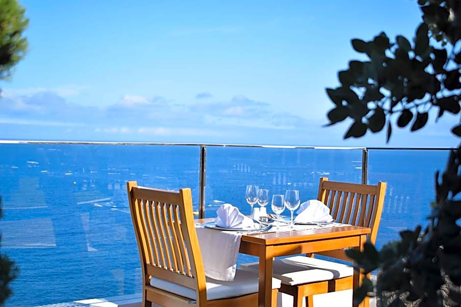 Madeira Regency Cliff- Adults Only