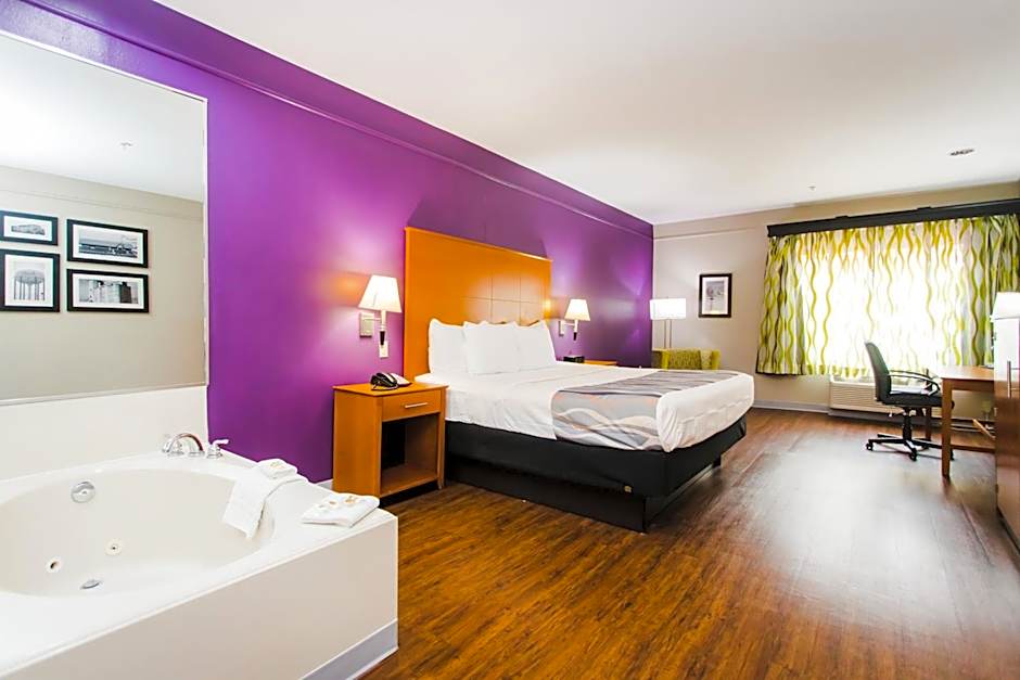 Palacio Royale Inn Signature Katy