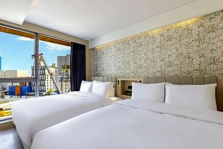 Family Spa Twin with Mini pool & Beam projector