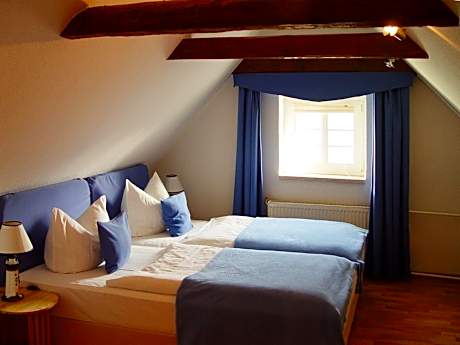 Family Room (4 Adults)