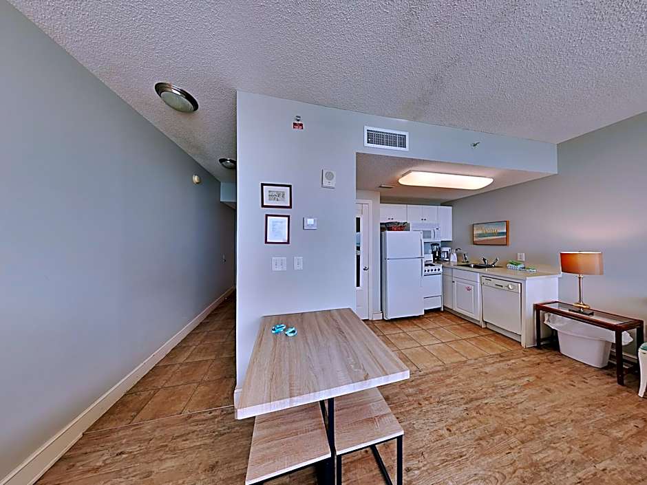 Majestic Beach Towers by Royal American Beach Getaways – Panama City Beach, FL