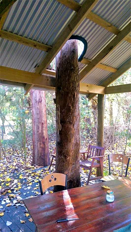 Black Cockatoo Lodge