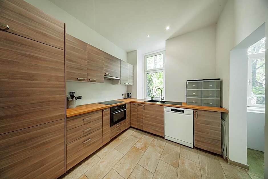 Nice Central City Room