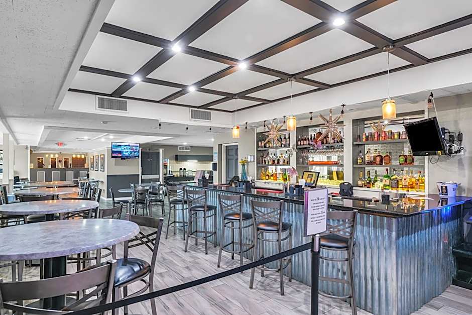 Eastland Suites Hotel & Conference Center By OYO Urbana