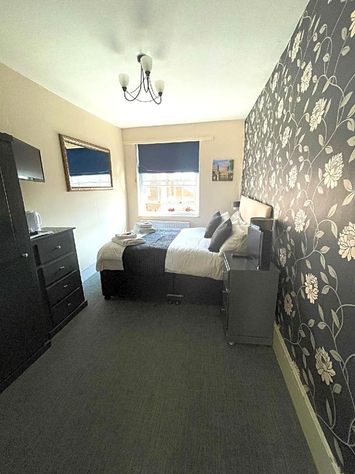 The Crown And Cushion