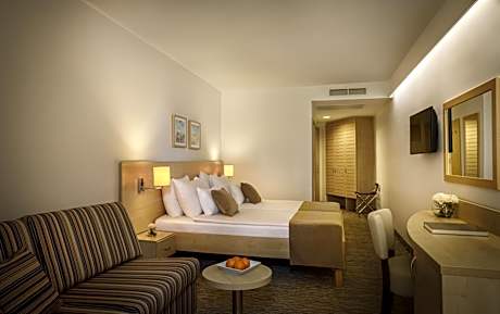 Room for 2+2