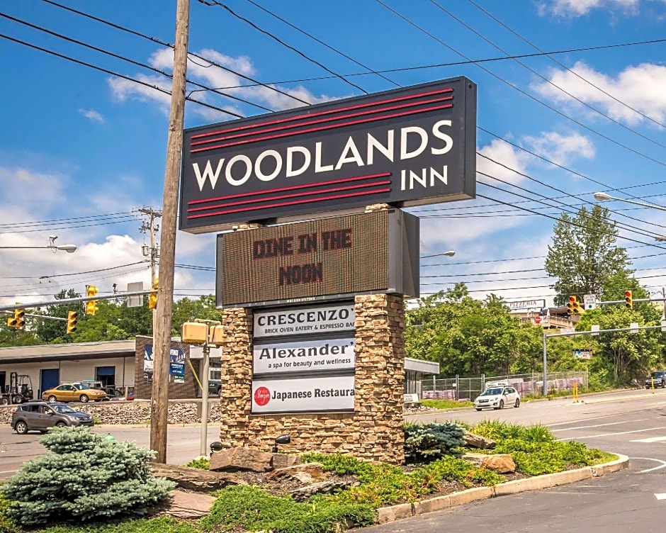 The Woodlands Inn