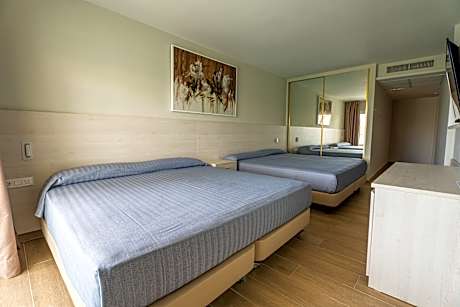 POOL VIEW 2 AD + 2 CH