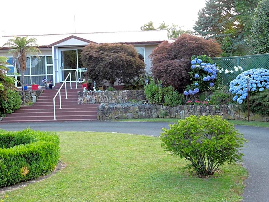 Maple Lodge Motel