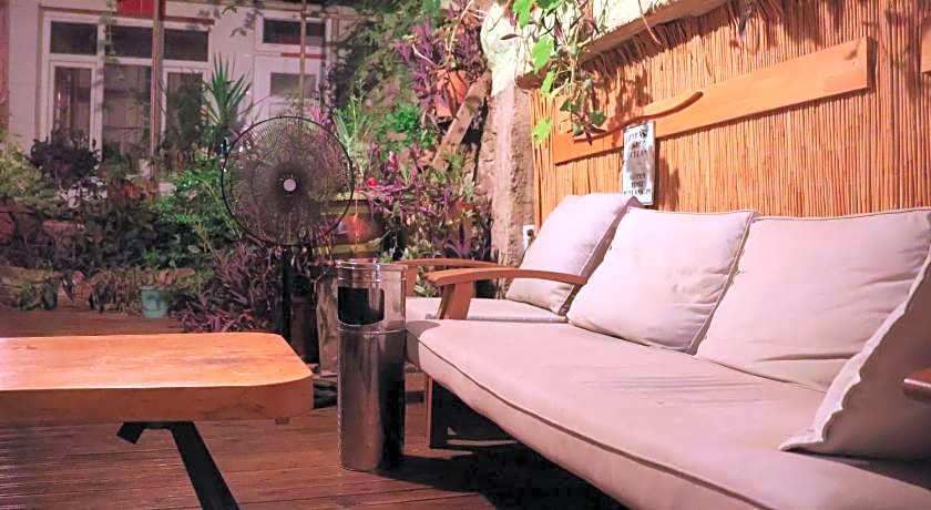 LOTUS GARDEN HOSTEL