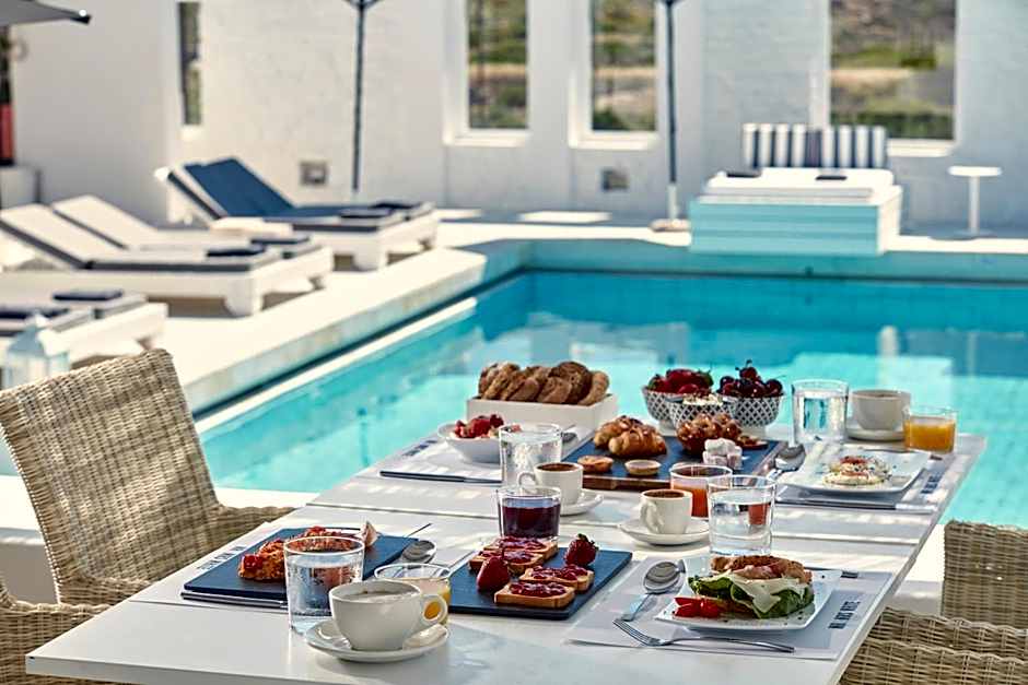 Mr and Mrs White Paros