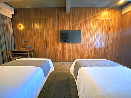 Deluxe Hollywood Room