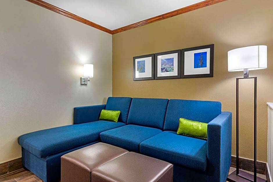 Comfort Suites West Monroe near Ike Hamilton Expo Center