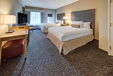 Queen Room with Two Queen Beds, Balcony and River View