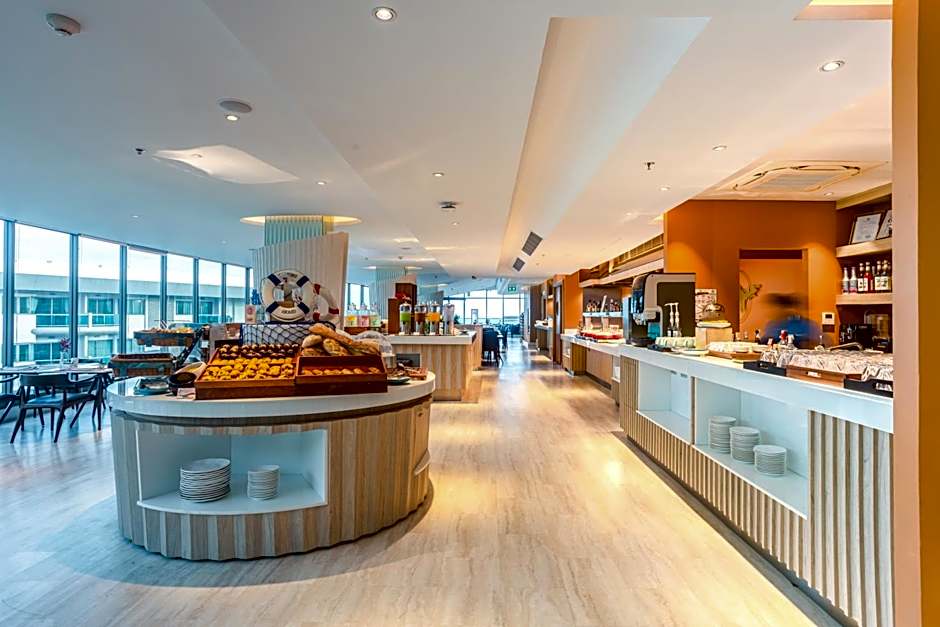 Centara Sonrisa Residences & Suites Sriracha