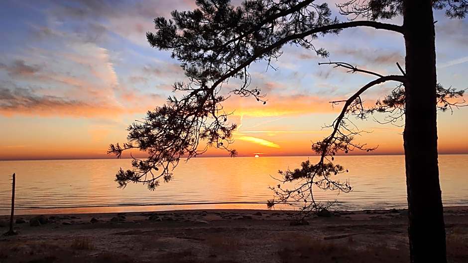 Skaisto saulrietu namiņš