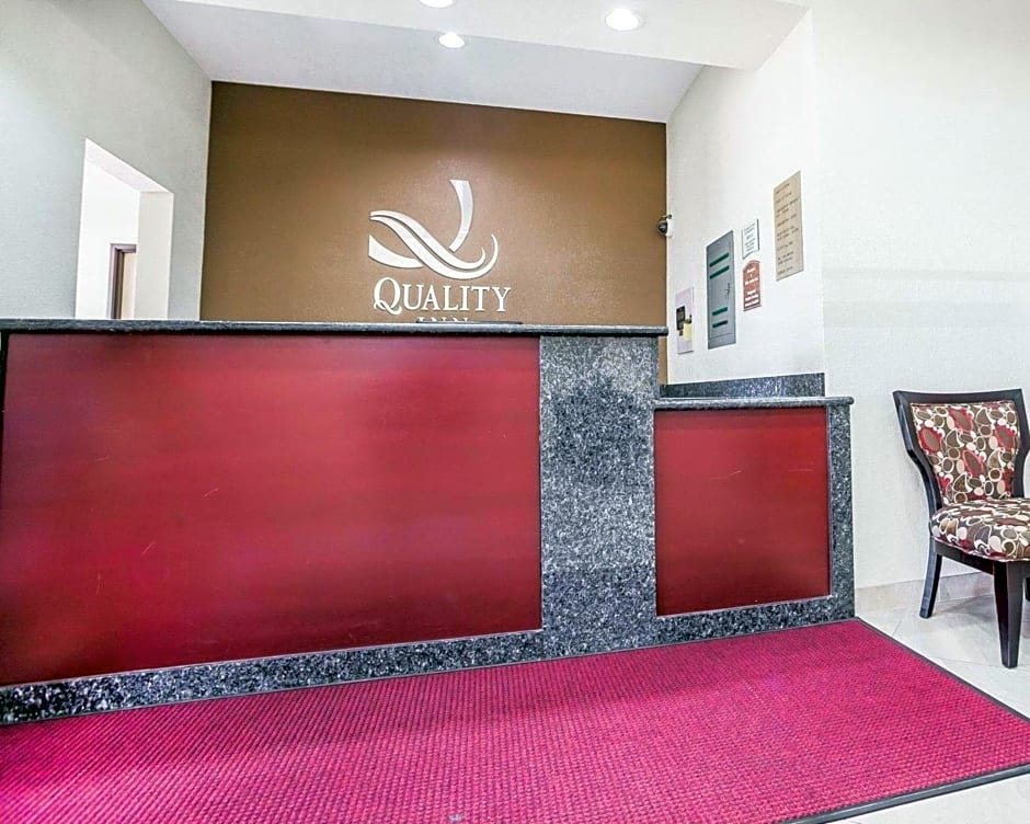 Quality Inn & Suites Altoona