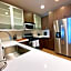1 Bedroom XL Condo with King bed, Garden View, Parking Included