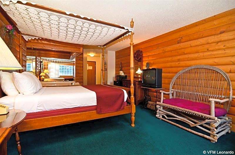 Days Inn & Suites by Wyndham Williamsburg IA North