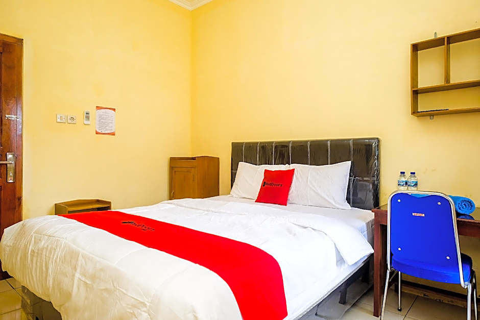 RedDoorz Syariah @ Griya Thamrin Manahan Solo