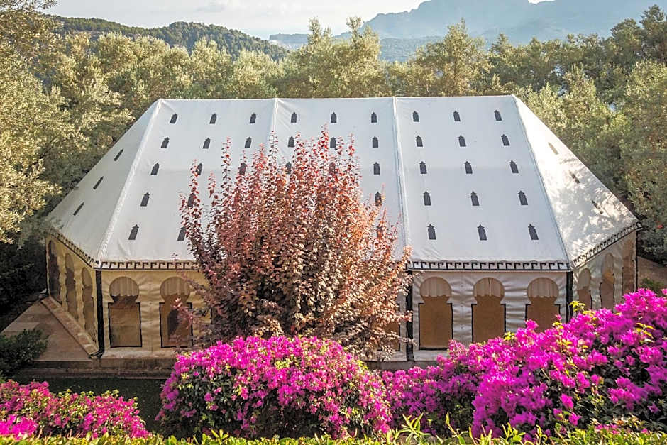 Ca's Xorc - Luxury Retreat & Restaurant