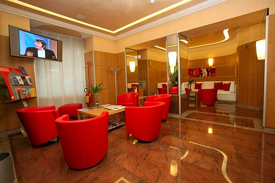 Le Petit Hotel