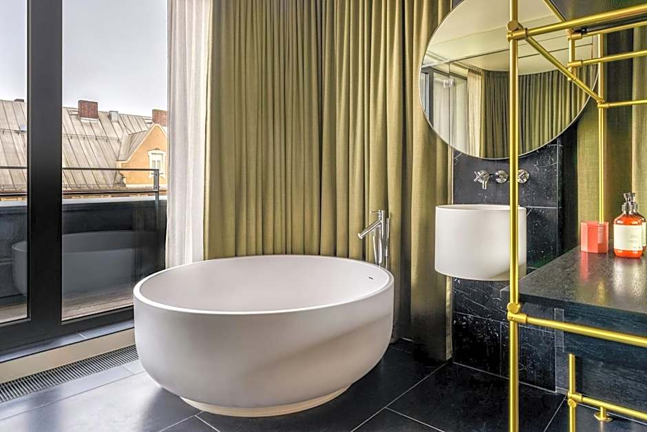 Roomers Munich, Autograph Collection by Marriott
