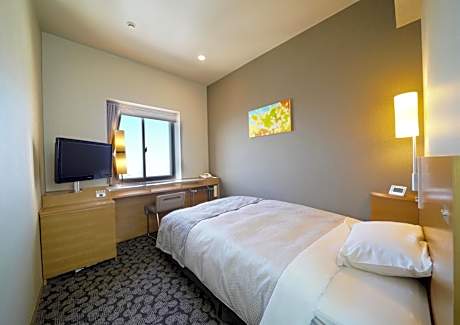 Single Room with Shower - Non-Smoking