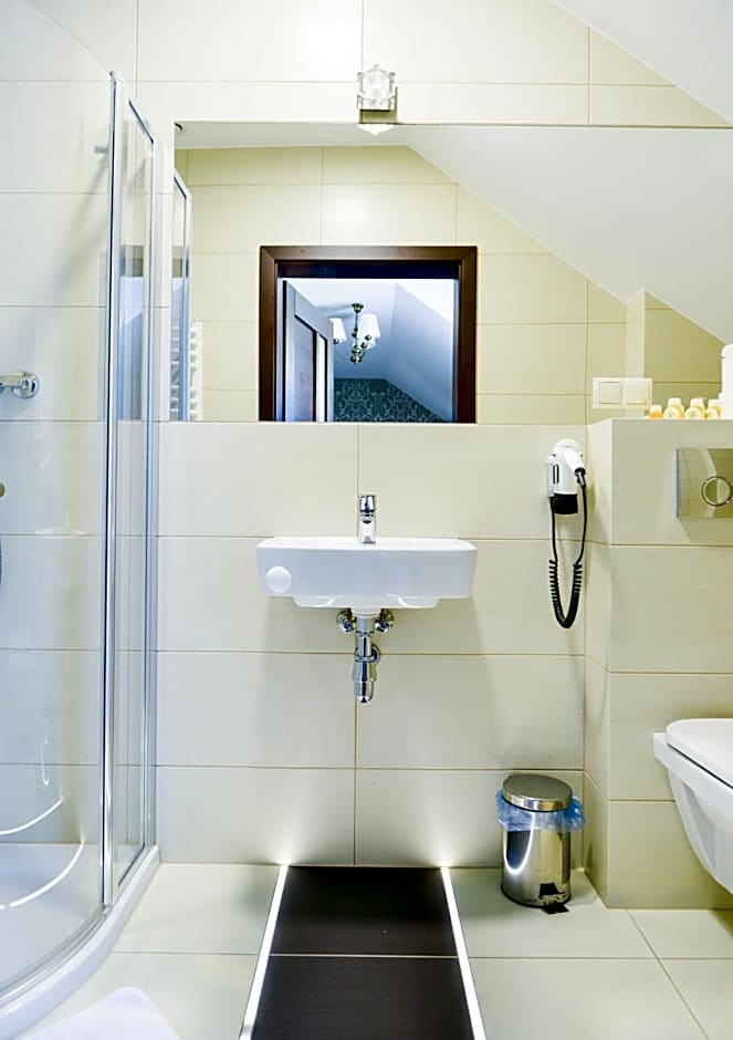 Hotel - Restauracja Koral