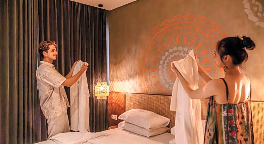 Roomates Surf Camp Canggu by Ini Vie Hospitality