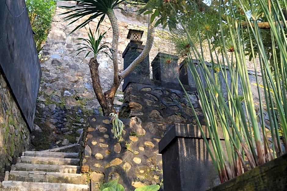 Sasak Lebung Home – Senggigi Beach, ID