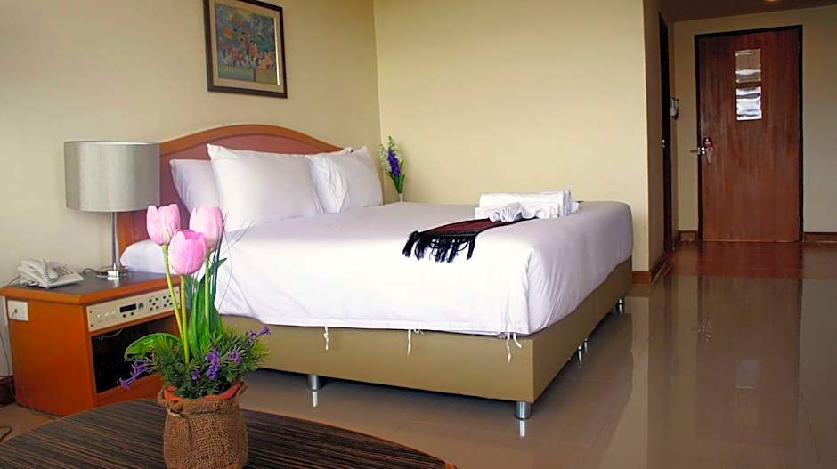 Jp Emerald Hotel