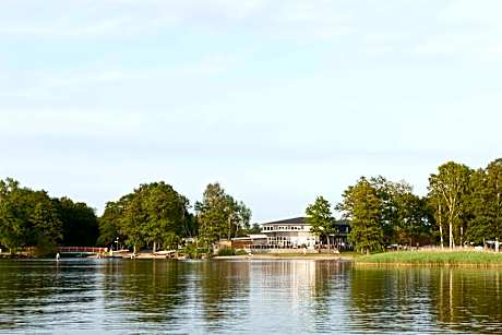 Ringsjöstrand Camping, Hotell och Stugby