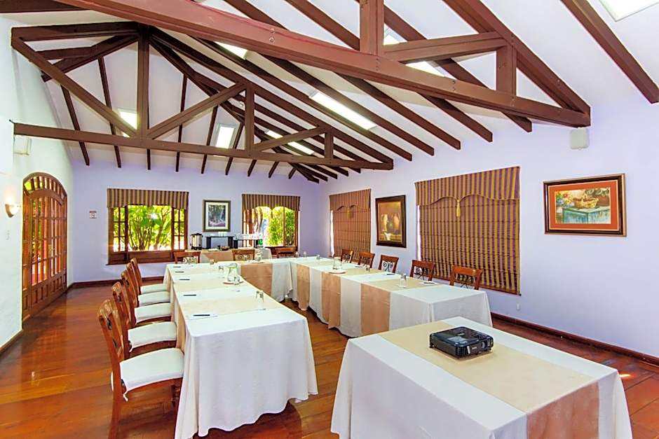 Hotel Rincon de Puembo, BW Signature Collection