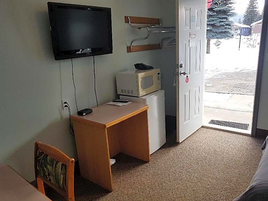 Anchor Riverfront Motel